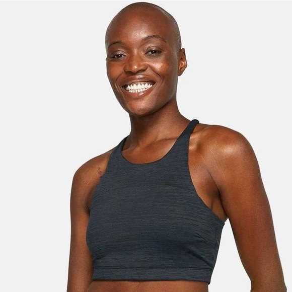 Outdoor Voices TechSweat™ Crop Top in Medium in Black - Picture 3 of 8